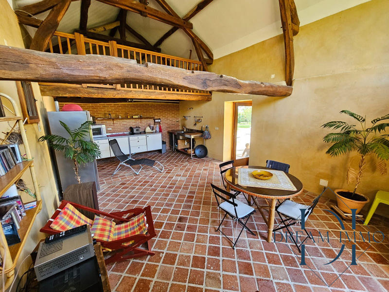 Maison - 380 m² - 9 pièces