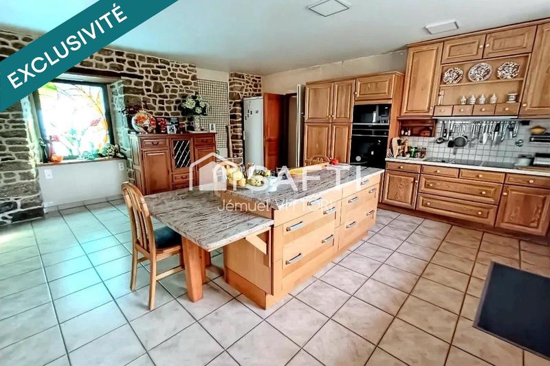 Maison - 250 m² - 9 pièces