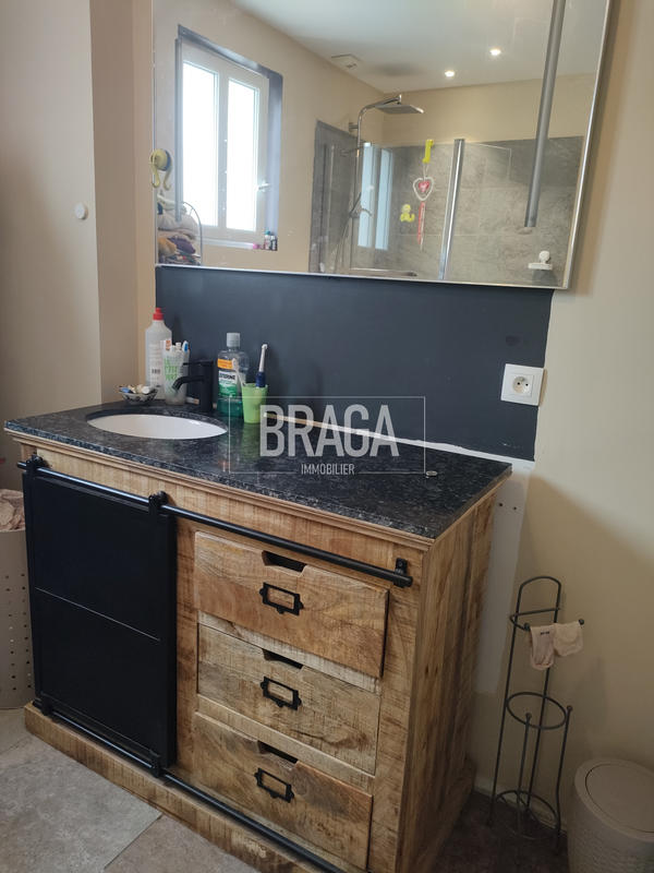 Maison - 230 m² - 4 pièces