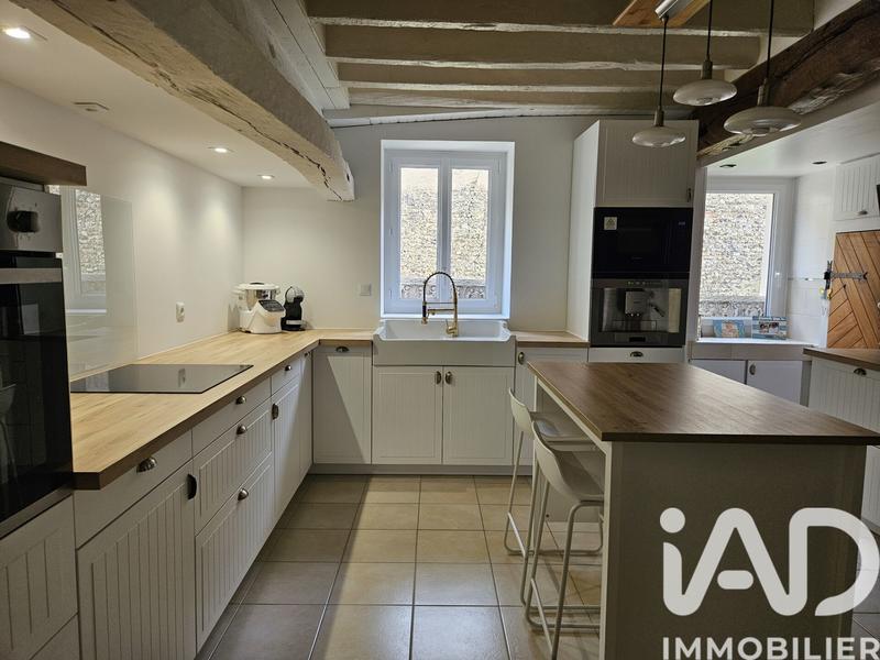 Maison - 202 m² - 7 pièces