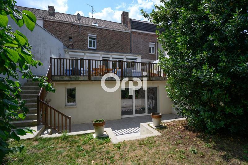 Maison - 214 m² - 5 pièces