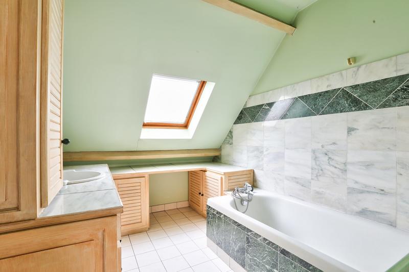 Maison traditionnelle - 140 m² - 7 pièces