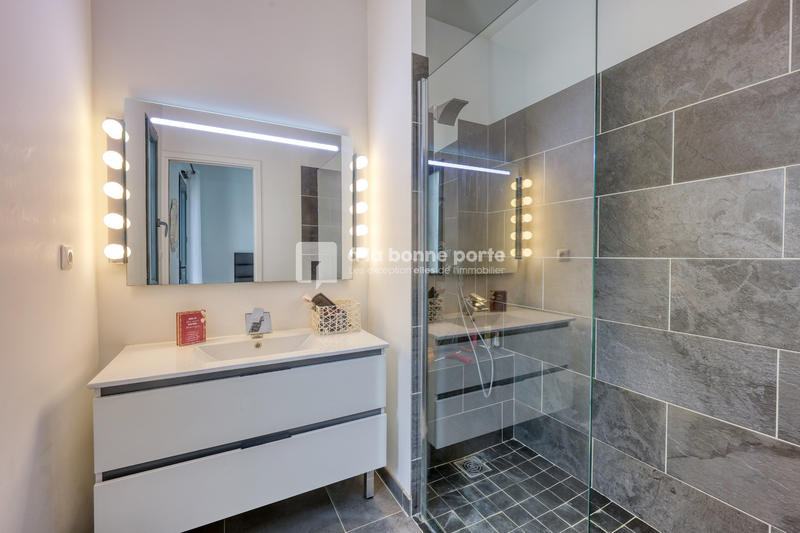 Maison contemporaine - 150 m² - 4 pièces