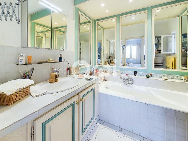 Villa - 191 m² - 6 pièces