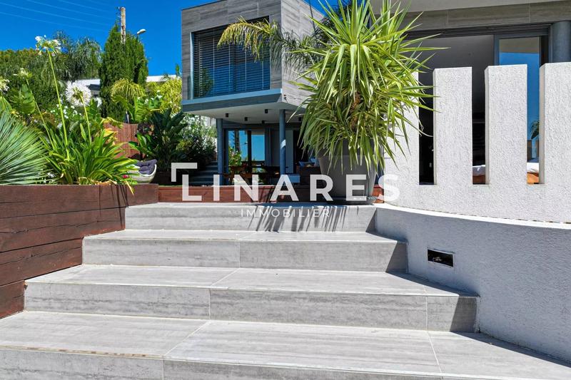 Villa - 250 m² - 6 pièces