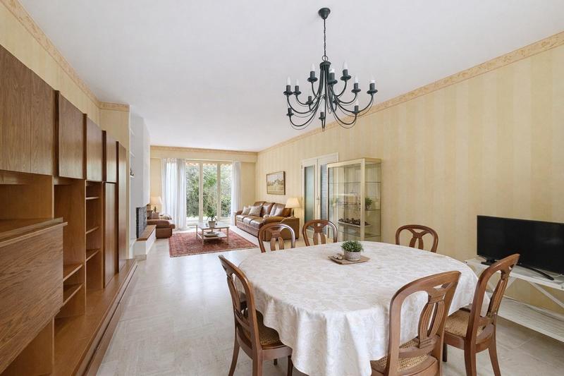 Maison - 253 m² - 7 pièces