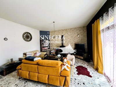 Maison - 243 m² - 10 pièces