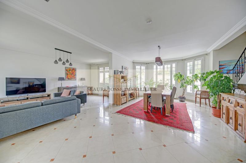 Maison ancienne - 216 m² - 8 pièces