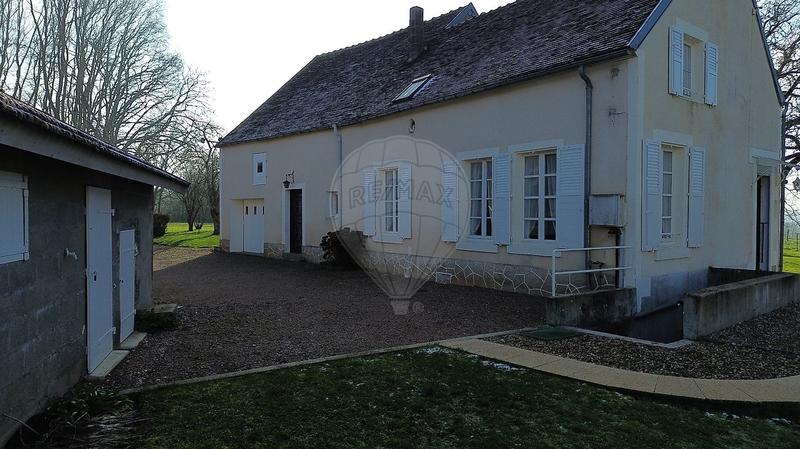 Maison - 102 m² - 4 pièces