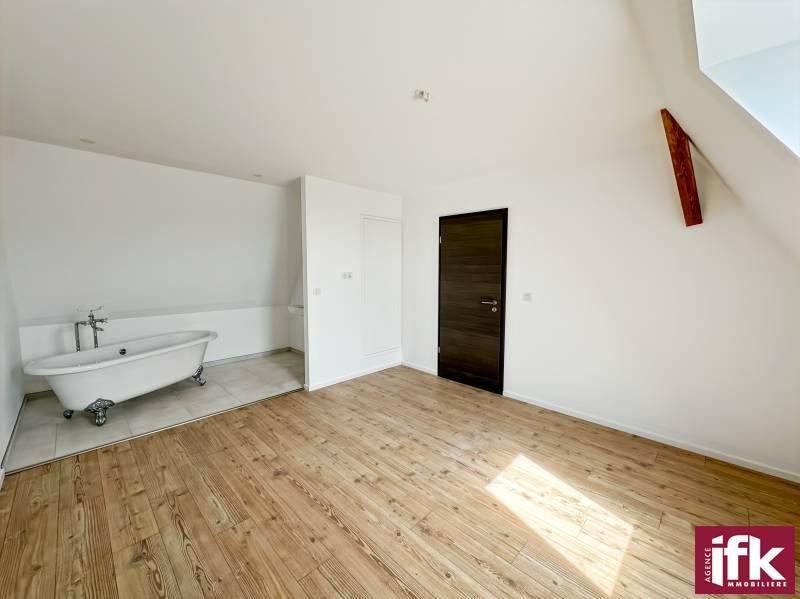 Loft - 90 m² - 5 pièces
