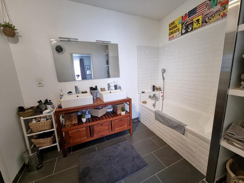 Maison - 221 m² - 8 pièces