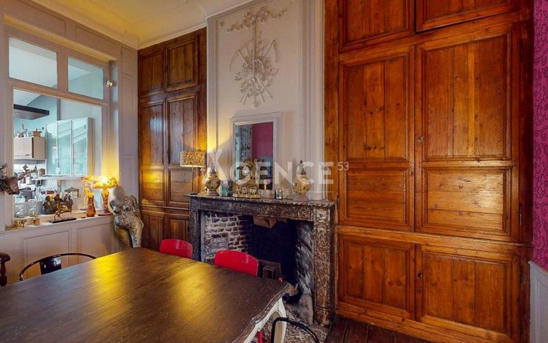 Maison - 294 m² - 7 pièces