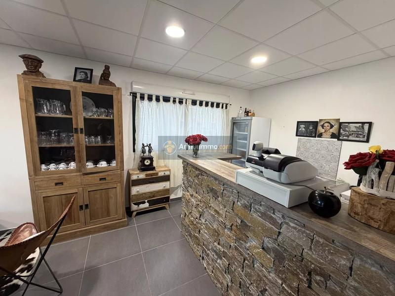 Magasins - 92 m² - 4 pièces