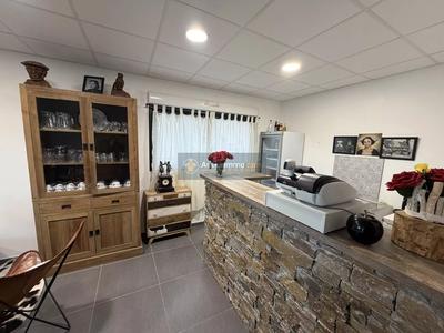 Magasins - 92 m² - 4 pièces