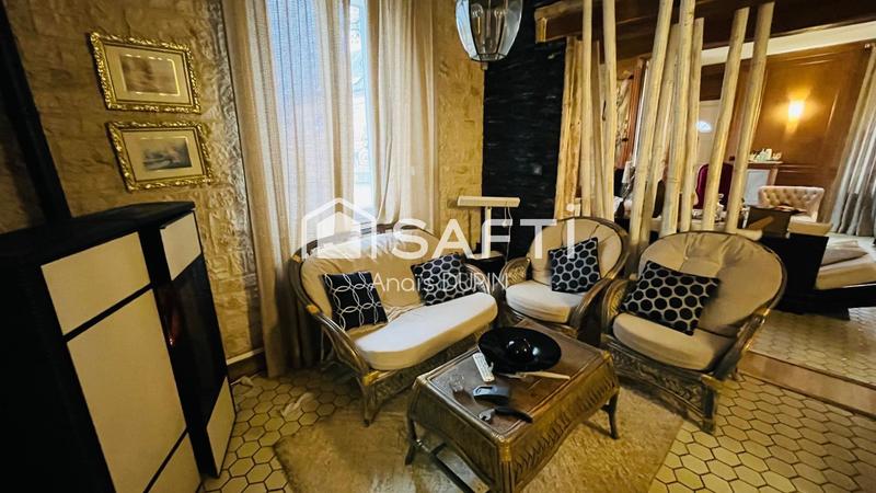 Maison - 244 m² - 8 pièces