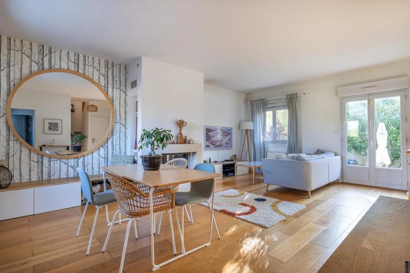 Maison - 90 m² - 5 pièces