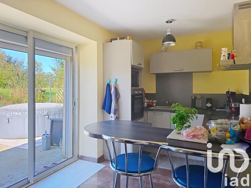 Maison - 232 m² - 8 pièces