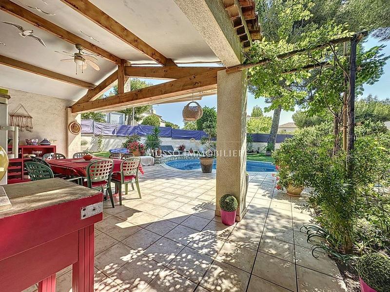 Maison traditionnelle - 215 m² - 5 pièces