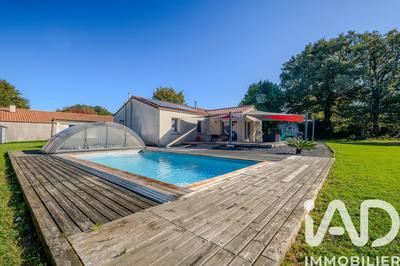 Maison - 121 m² - 6 pièces