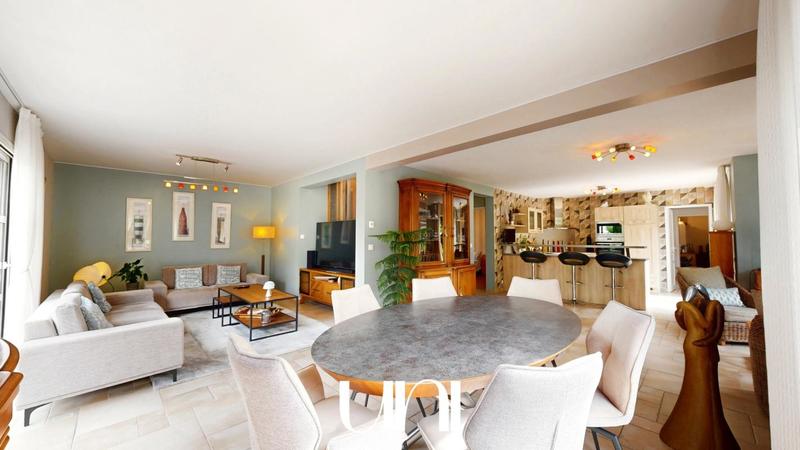 Maison - 190 m² - 5 pièces