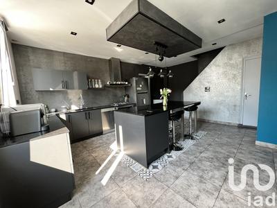 Maison - 207 m² - 11 pièces