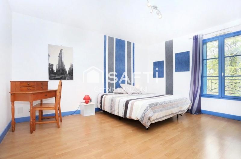 Maison - 290 m² - 8 pièces