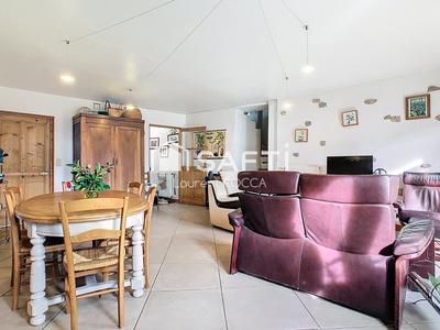 Maison - 140 m² - 5 pièces