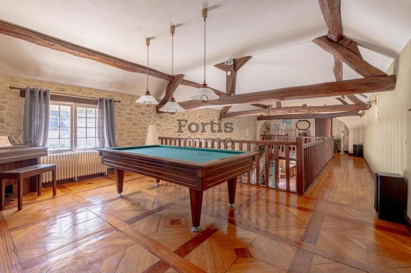 Corps de ferme - 381 m² - 10 pièces