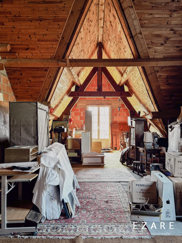 Maison - 239 m² - 9 pièces