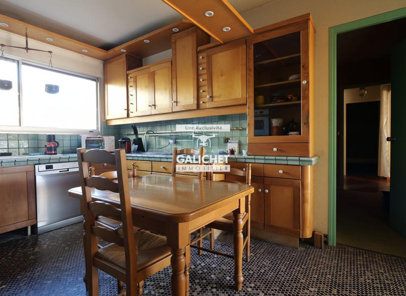 Maison - 412 m² - 8 pièces