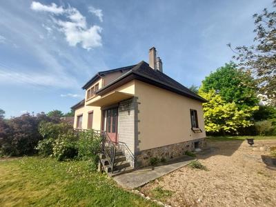 Maison - 121 m² - 6 pièces