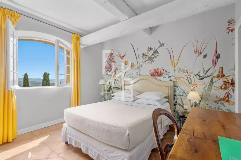 Villa - 205 m² - 5 pièces