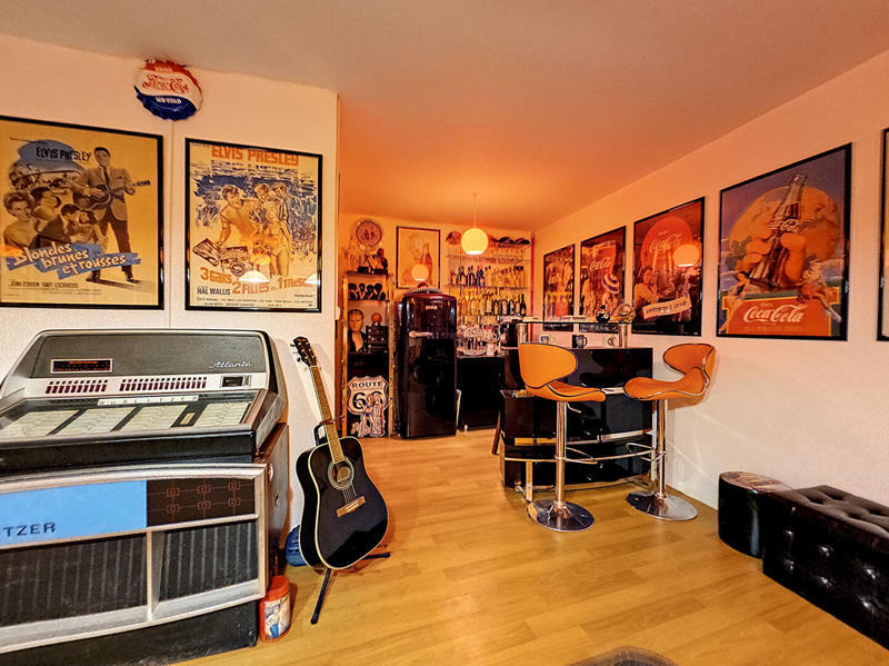 Maison - 200 m² - 6 pièces