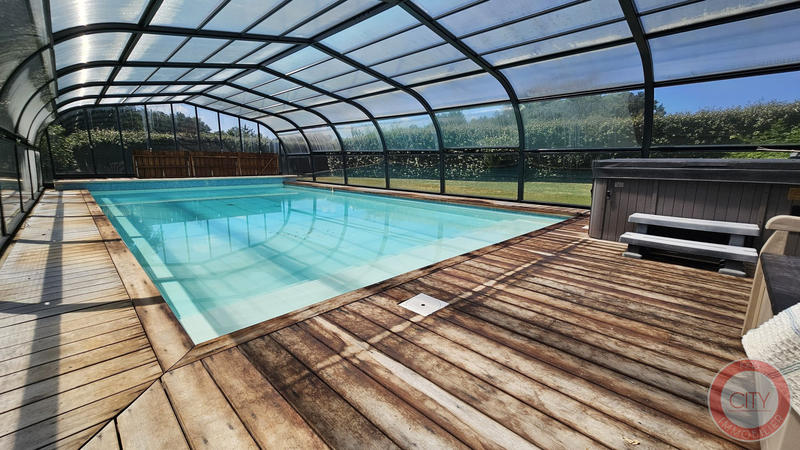 Maison ancienne - 270 m² - 10 pièces