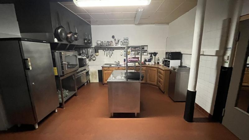 Maison - 600 m² - 19 pièces