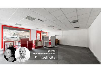 Local d'activité / Entrepôt - 207 m² - 3 pièces