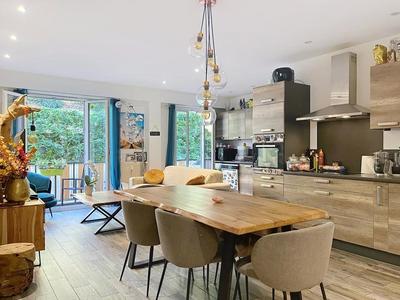 Appartement - 75 m² - 3 pièces