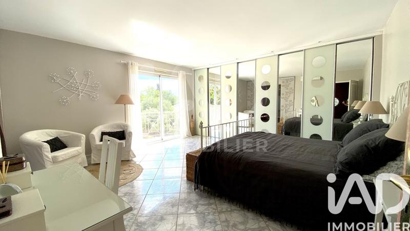 Maison - 212 m² - 7 pièces