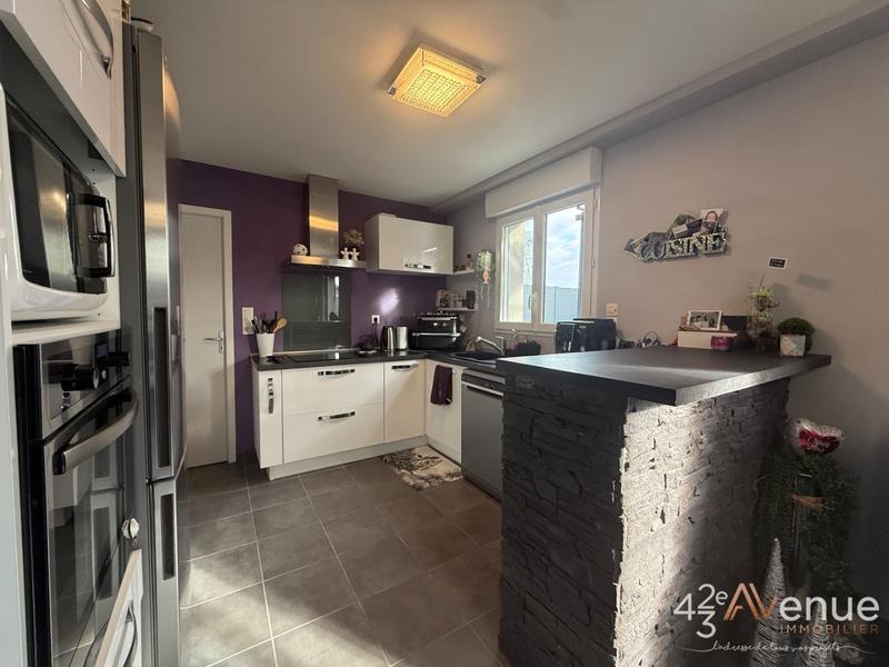 Maison - 98 m² - 5 pièces