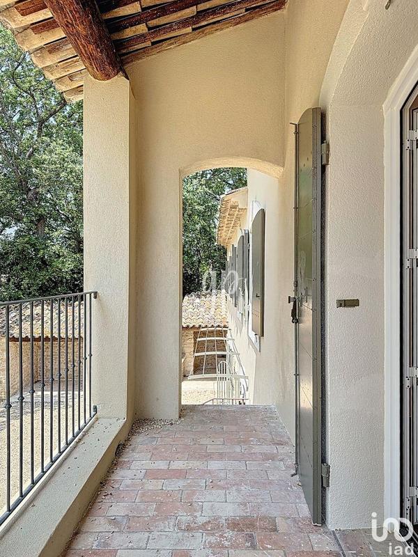 Maison - 230 m² - 6 pièces