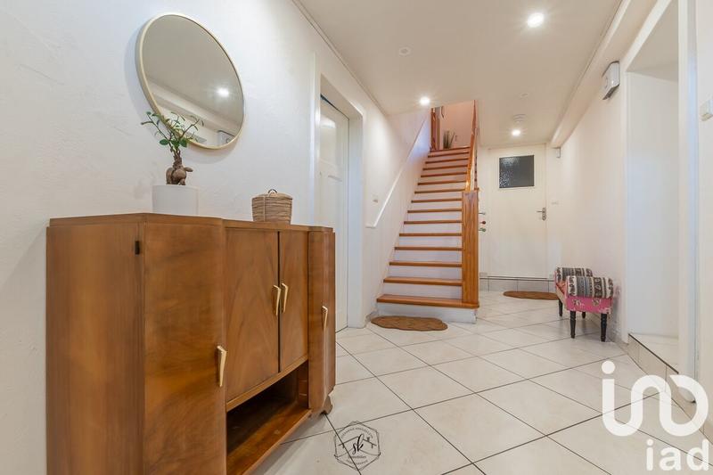 Maison - 210 m² - 7 pièces