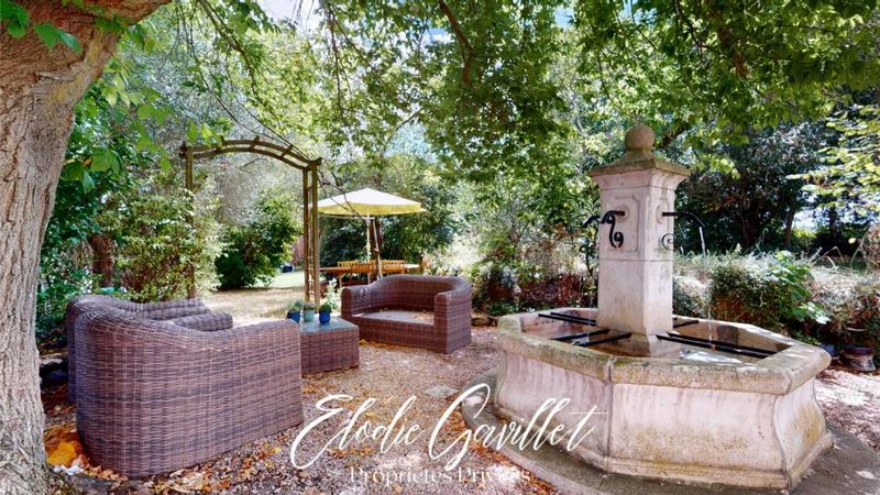 Demeure - 462 m² - 21 pièces