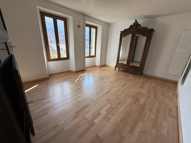Corps de ferme - 218 m² - 9 pièces