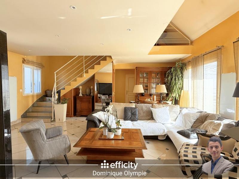 Maison - 155 m² - 8 pièces