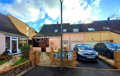 Maison traditionnelle - 100 m² - 5 pièces