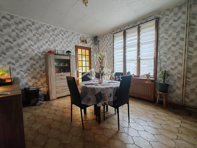 Maison - 120 m² - 9 pièces