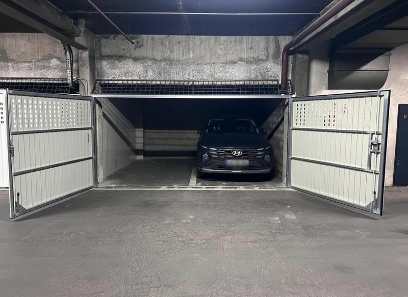 Parking / Garage