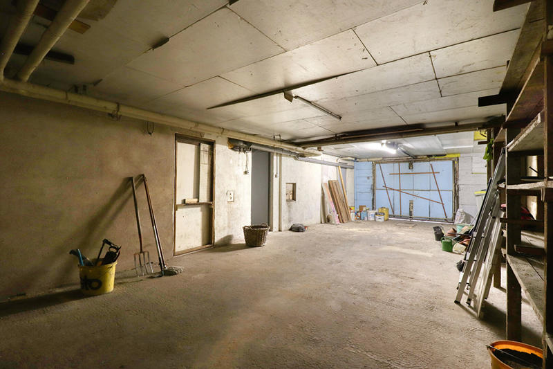 Maison - 256 m² - 9 pièces