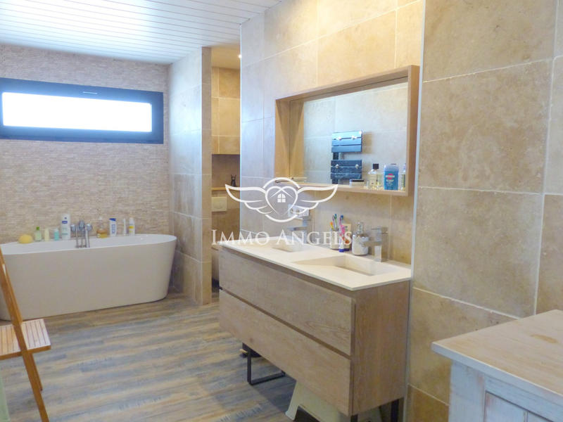 Maison traditionnelle - 130 m² - 5 pièces