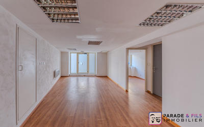 Local d'activités - 61 m² - 3 pièces